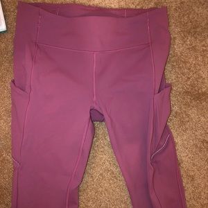 lululemon pink capri leggings
